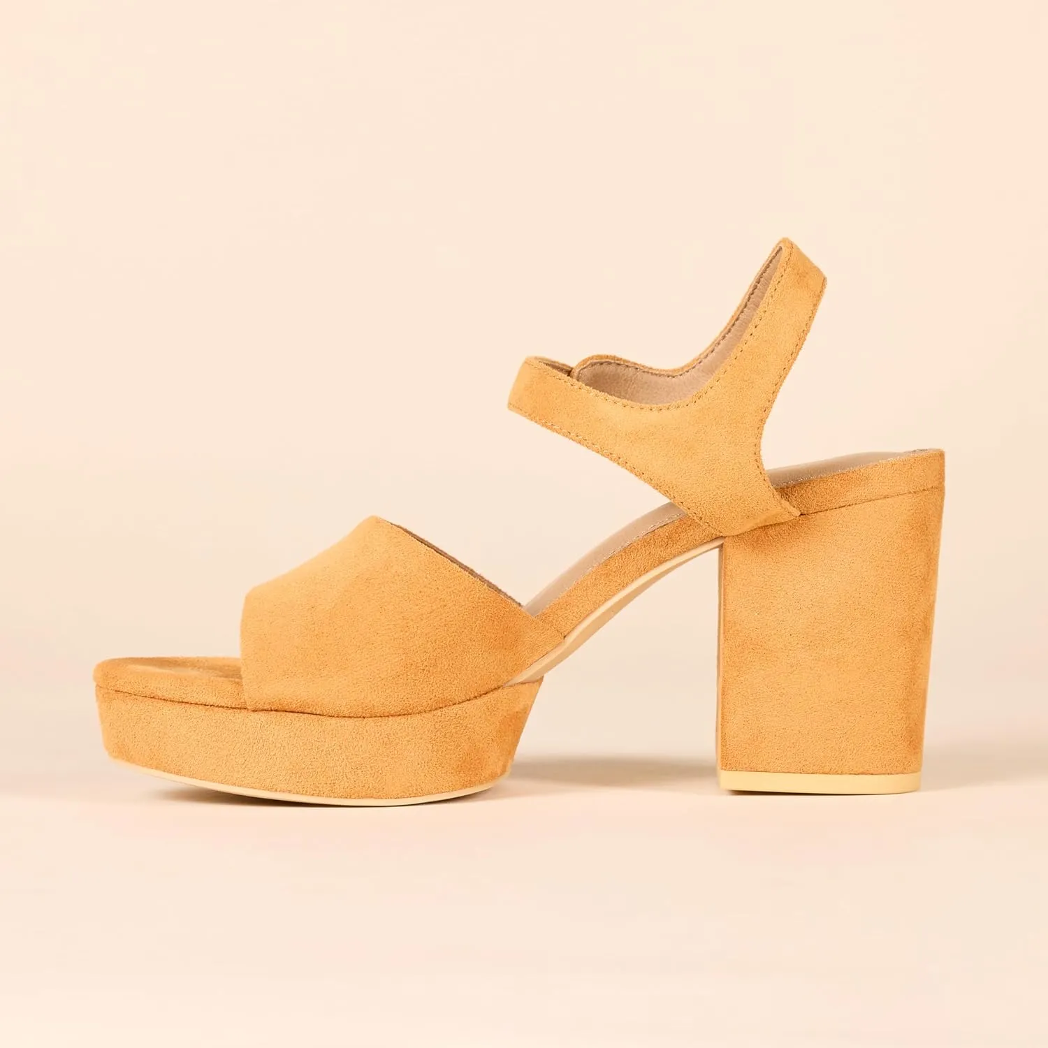 Amazon Essentials Women's Platform Heel Sandal