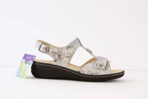 BELVIDA - 42.212 VELCRO STRAP COMFORT SANDAL - LIGHT GREY PRINT