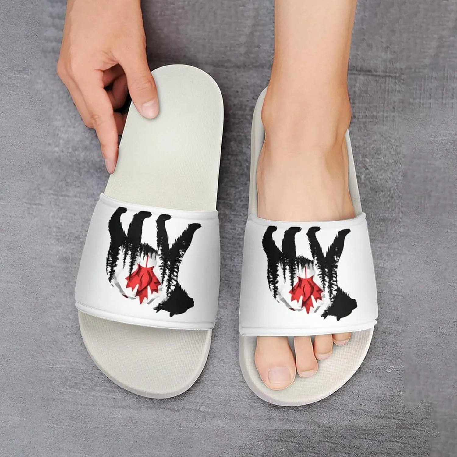Canadian Bear & Maple Leaf Canada Flag Open Toe Slippers for Women And Men Non Slip Shower Slippers Home Slippers
