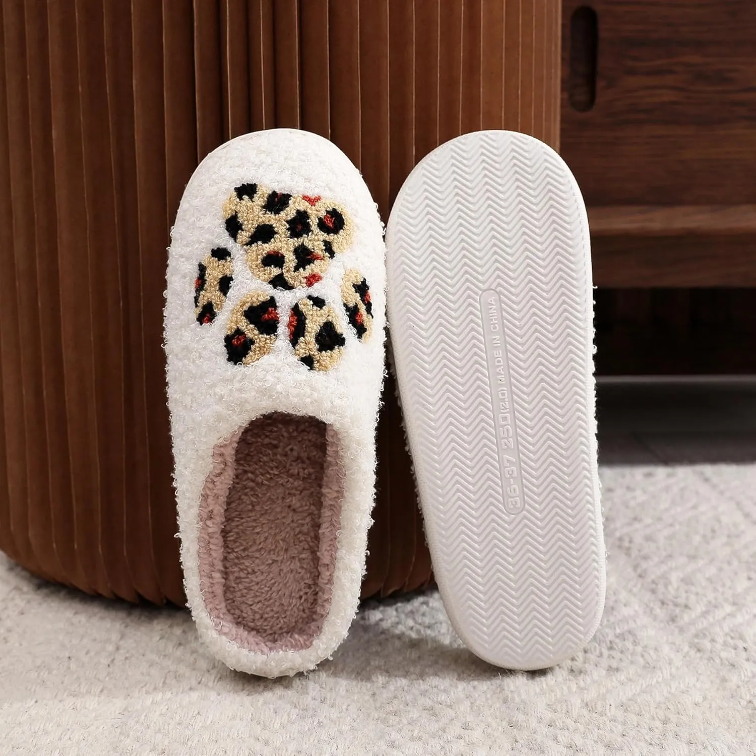 Cat Claw Slippers Cartoon Leopard Pattern Fuzzy Slippers for Womens Men Winter Warm House Couple Slippers Shoes Cozy Indoor Home Slippers Bedroom Fluffy Slippers