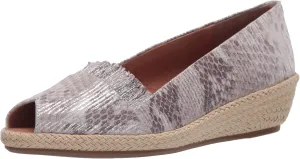 Gentle Souls by Kenneth Cole Women's Luci Ruffle A-Line Wedge Sandal, Ivory, 5