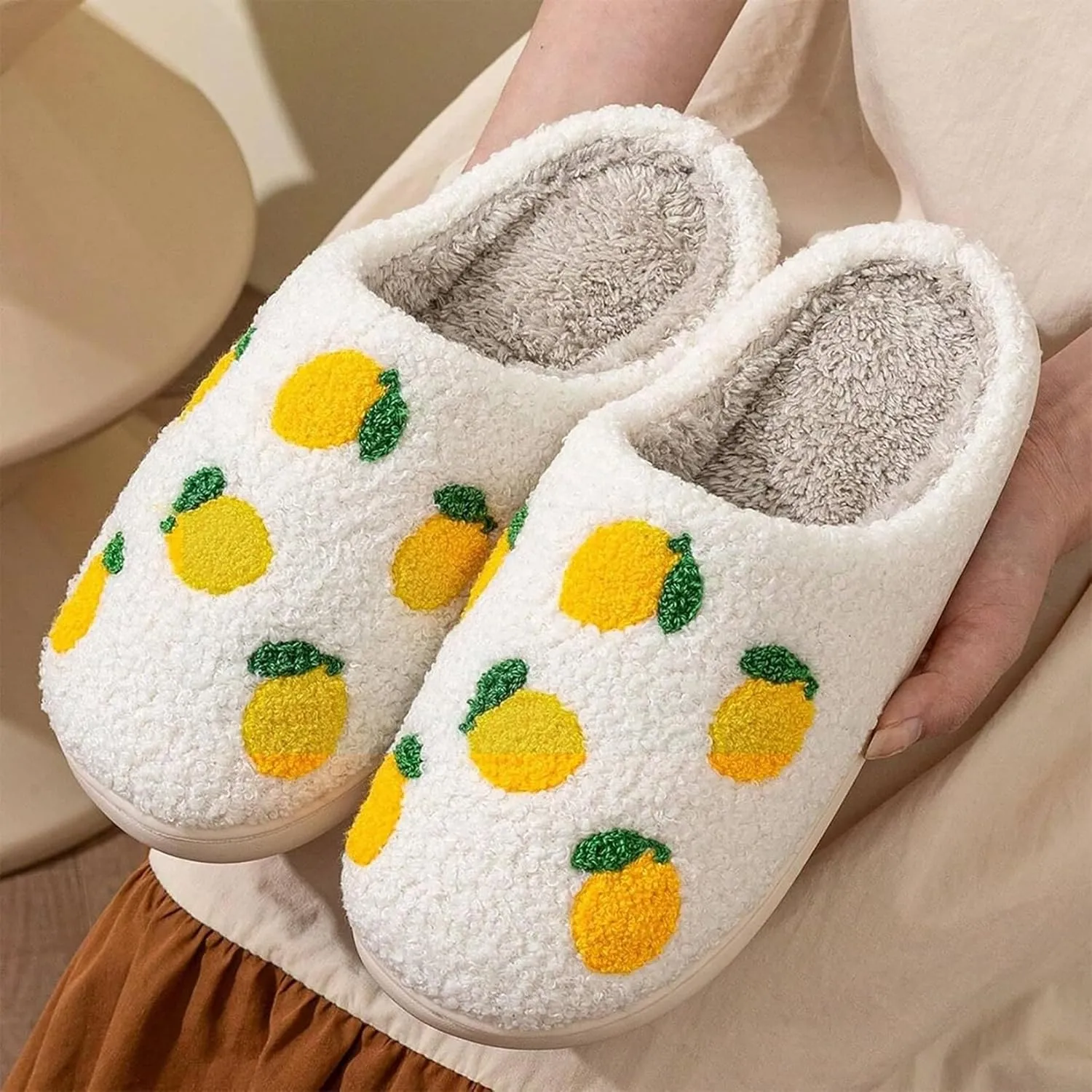 LNERIP Animal Slippers Fruit Slippers Plant Slippers Various Cartoon Patterns Fluffy Soft Memory Foam Retro Indoor Outdoor Home Couple Shoes