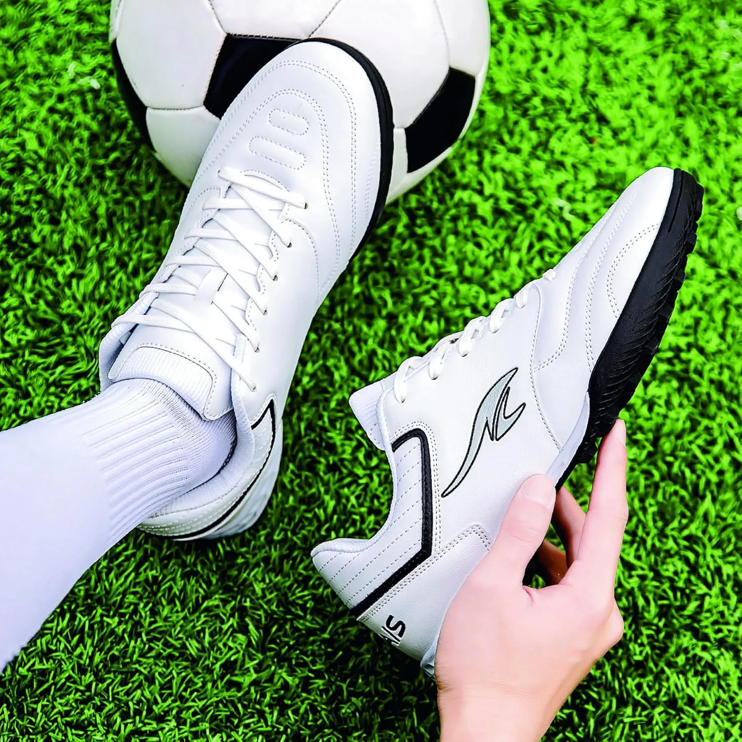 Men's Football Shoes Breathable Sports Indoor and Outdoor Artificial Field Professional Competition Training