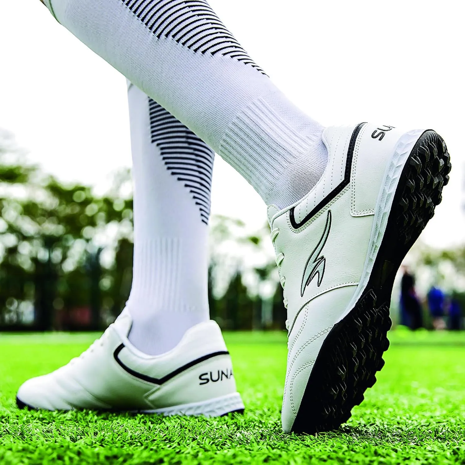 Men's Football Shoes Breathable Sports Indoor and Outdoor Artificial Field Professional Competition Training