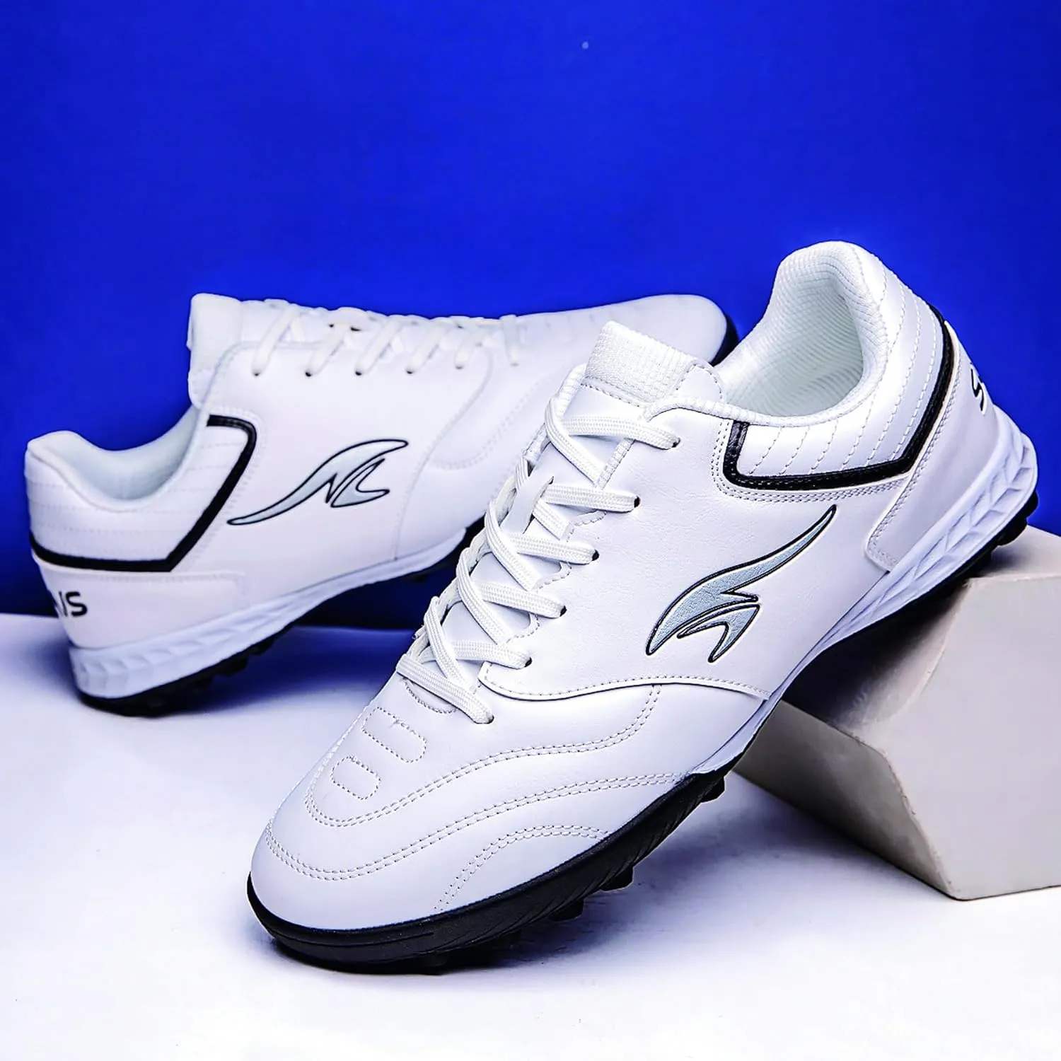 Men's Football Shoes Breathable Sports Indoor and Outdoor Artificial Field Professional Competition Training