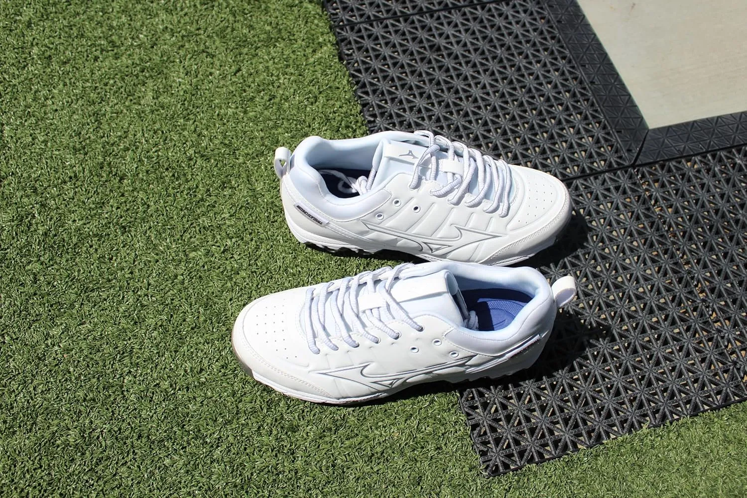 Mizuno Women's 9-Spike Swift 7 Softball Shoe