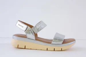 MUYA - 422400 LOW WEDGE SANDAL - SILVER LEATHER