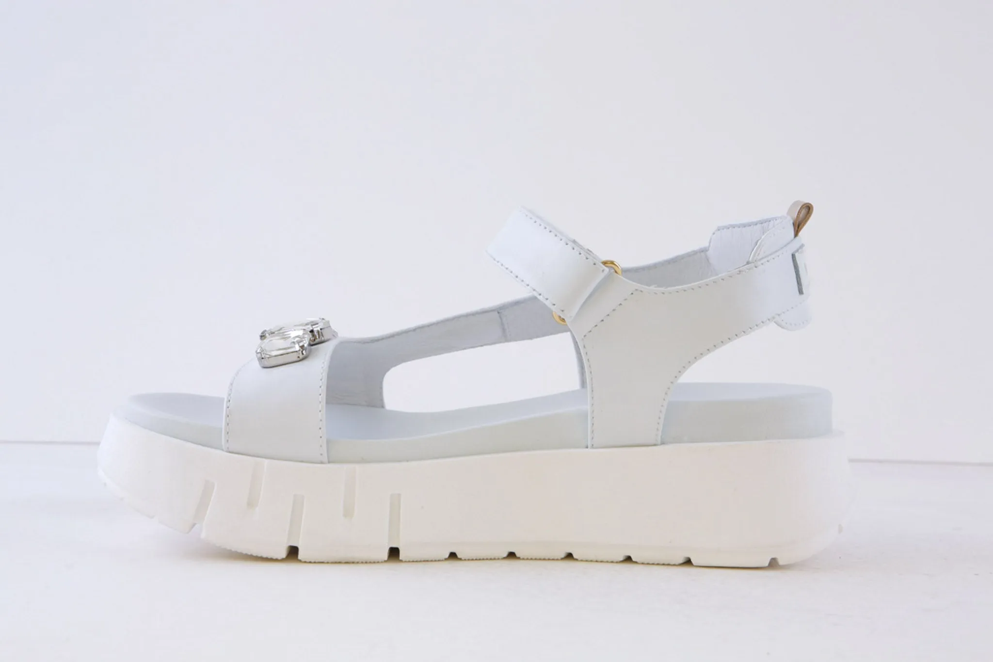 NeroGiardini - E410707D 707 LOW WEDGE STRAP SANDAL WITH JEWEL DETAIL - WHITE