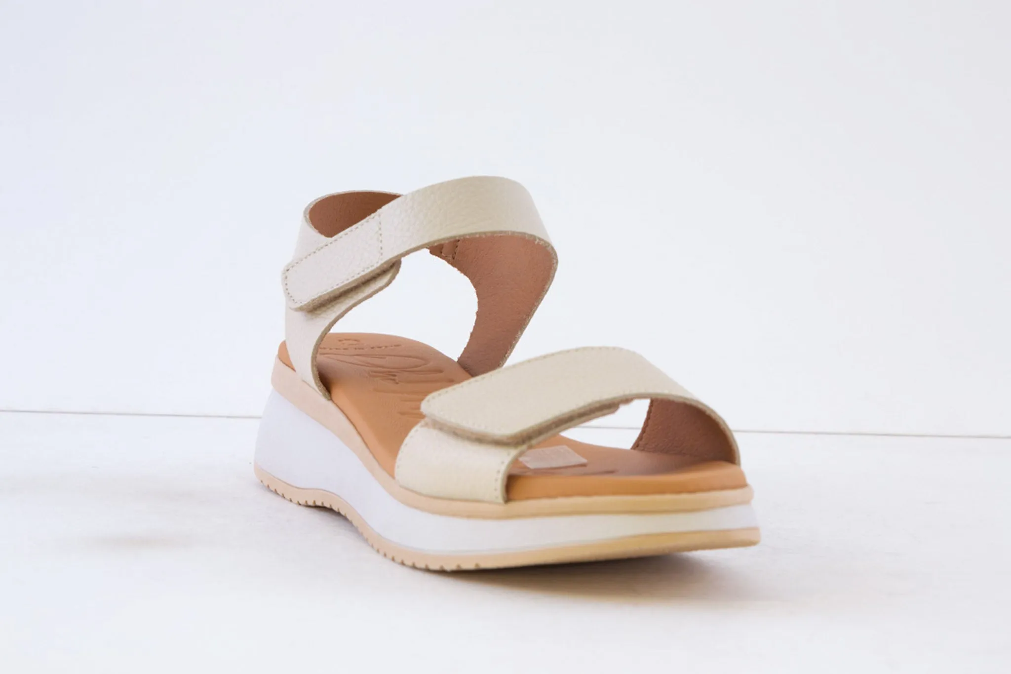 OH MY SANDALS - 5660 A LOW WEDGE SANDAL - CREAM