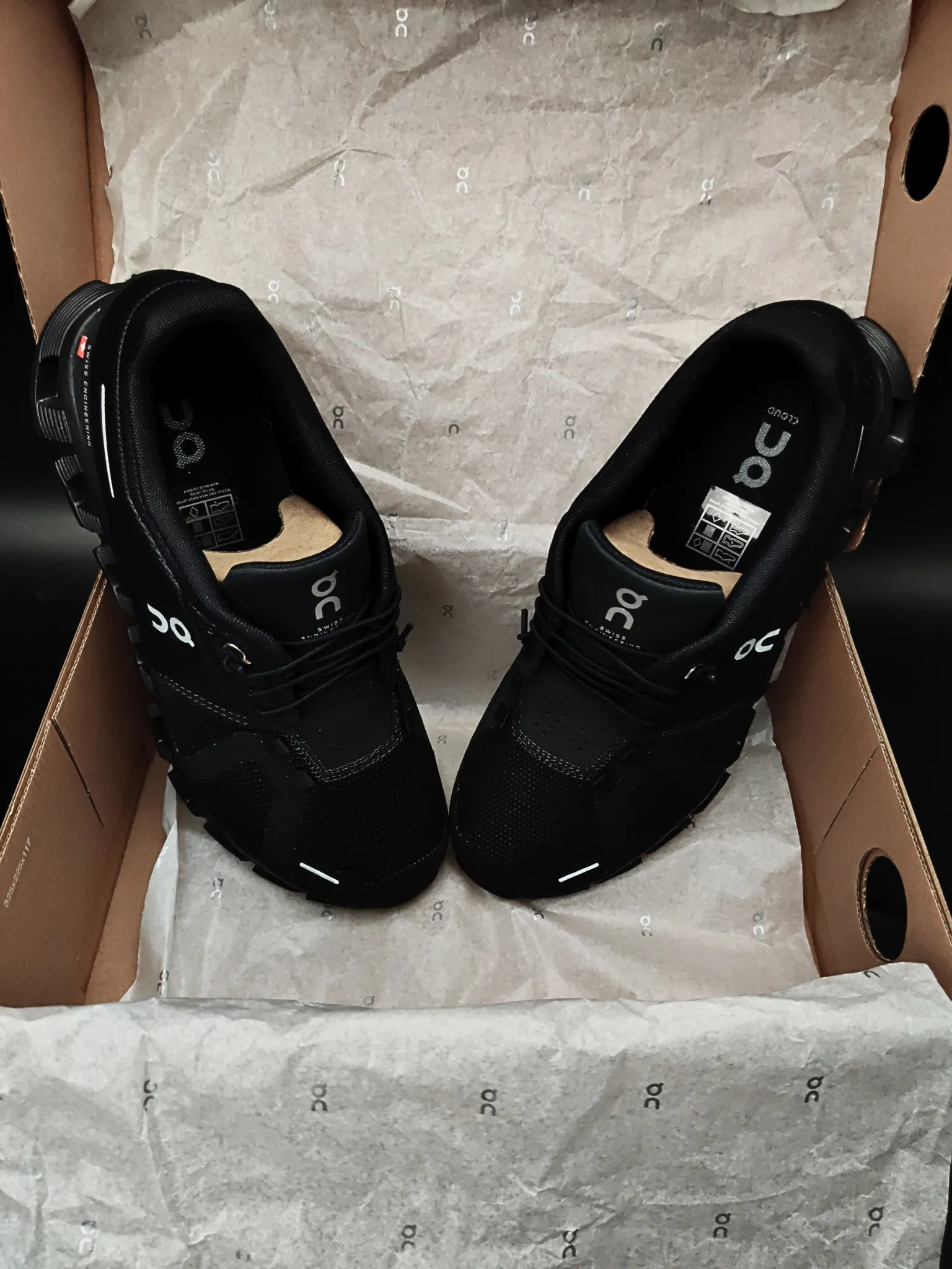 On Cloud 5 'All Black'