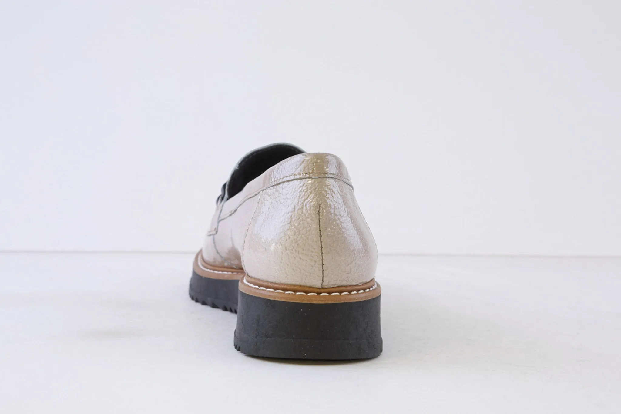 PITILLOS - 10070 SLIP ON FLAT SHOE  - TAUPE PATENT