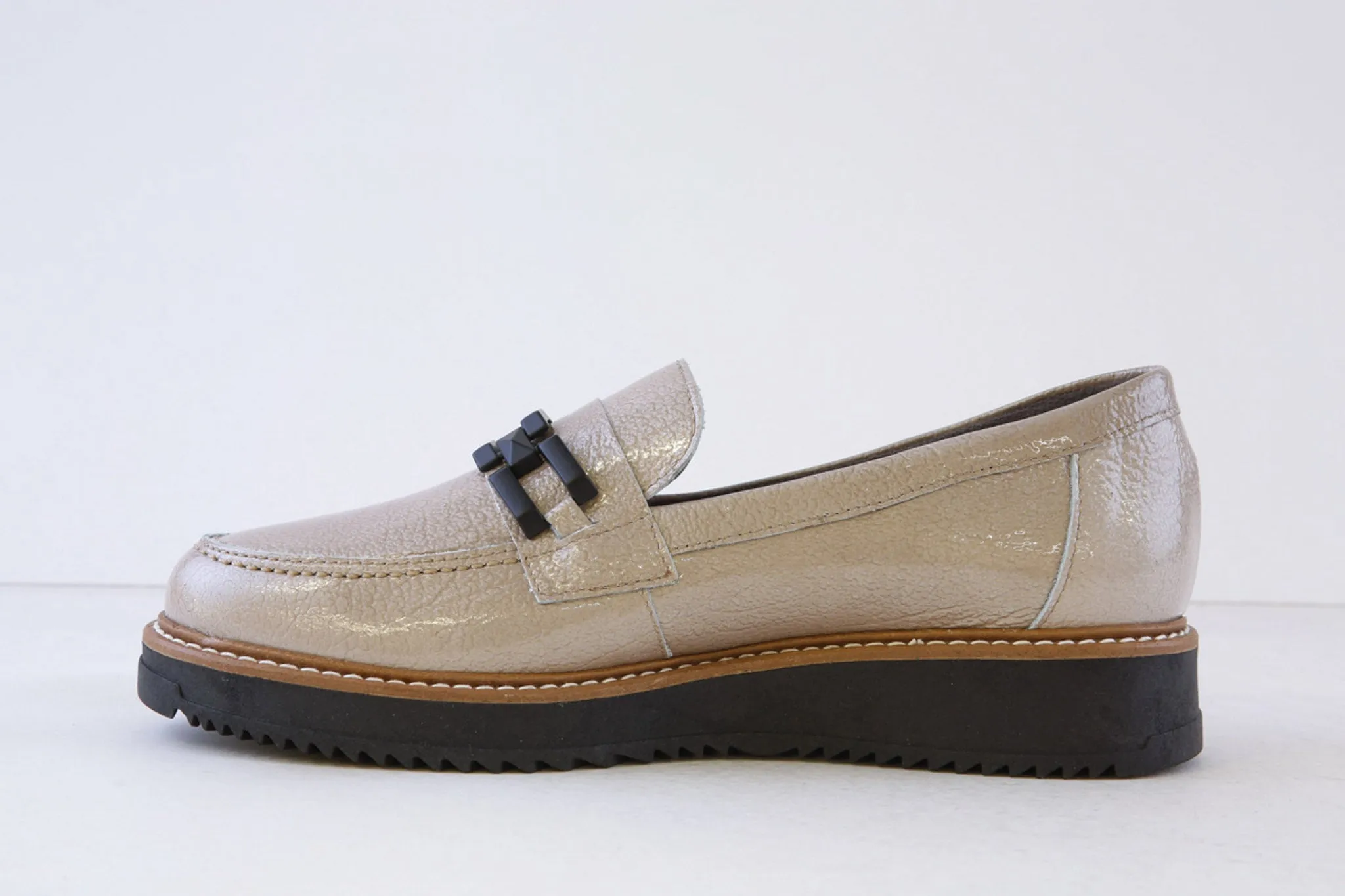 PITILLOS - 10070 SLIP ON FLAT SHOE  - TAUPE PATENT