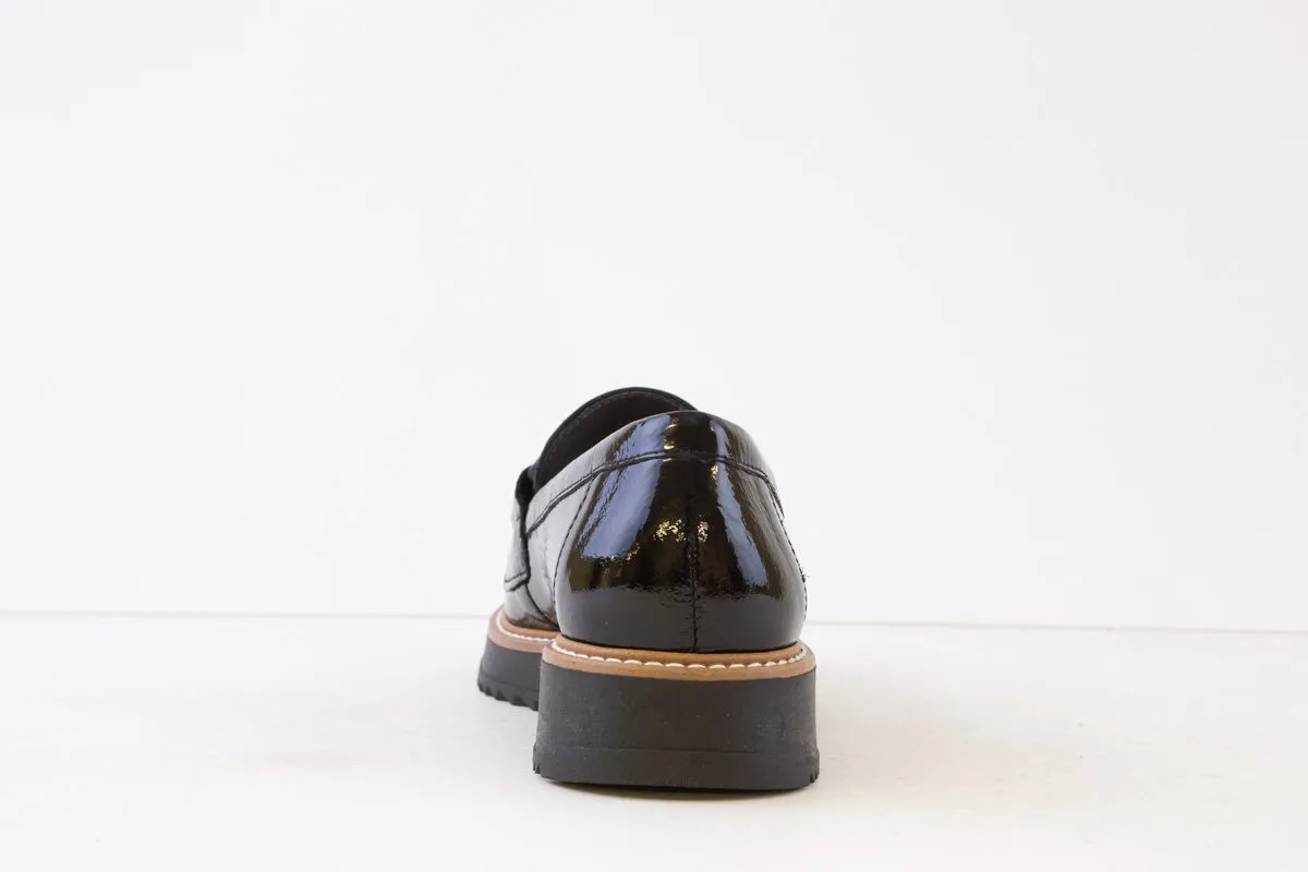 PITILLOS - 5392 FLAT LOAFER WITH CHAIN DETAIL - BLACK PATENT