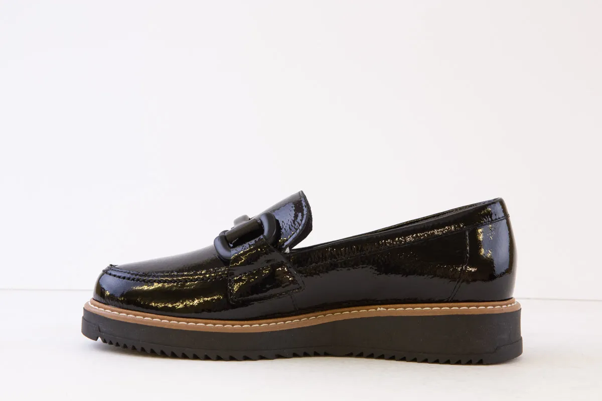 PITILLOS - 5392 FLAT LOAFER WITH CHAIN DETAIL - BLACK PATENT