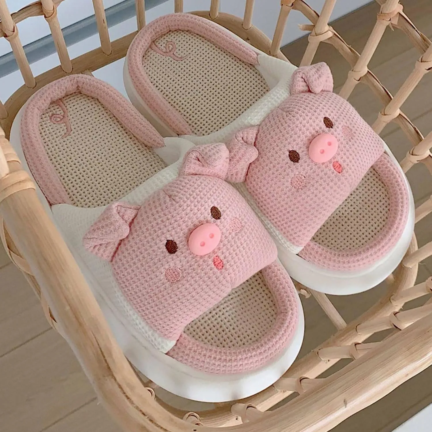 SBGMoSJ Indoor House Slippers Cute Mens Winter Outdoor Slippers Bedroom Shoes for Ladies Comfy Slippers for Women Non Slip Outdoor Christmas Lights Gifts for Women 2023