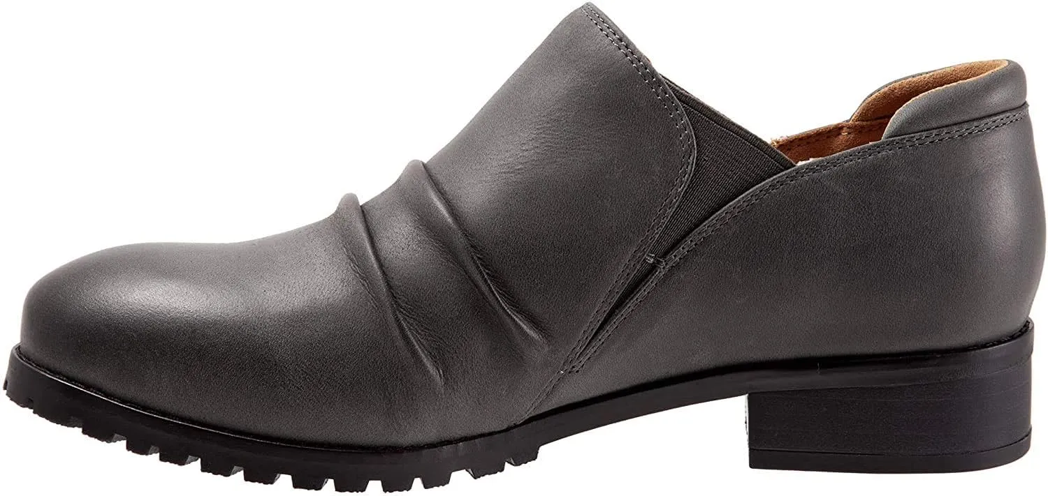 SoftWalk Women's Mara Loafer