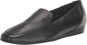 SoftWalk Women's Vista Loafer