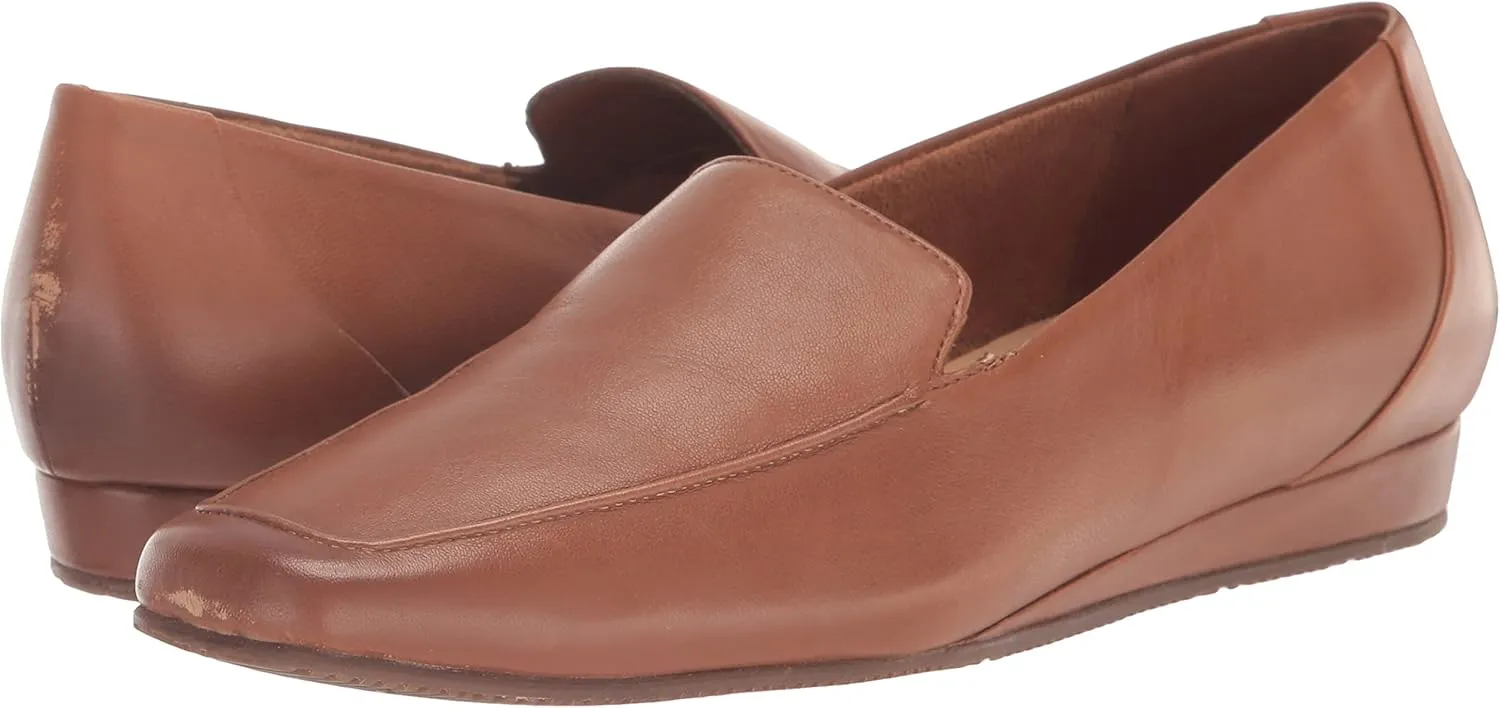 SoftWalk Women's Vista Loafer