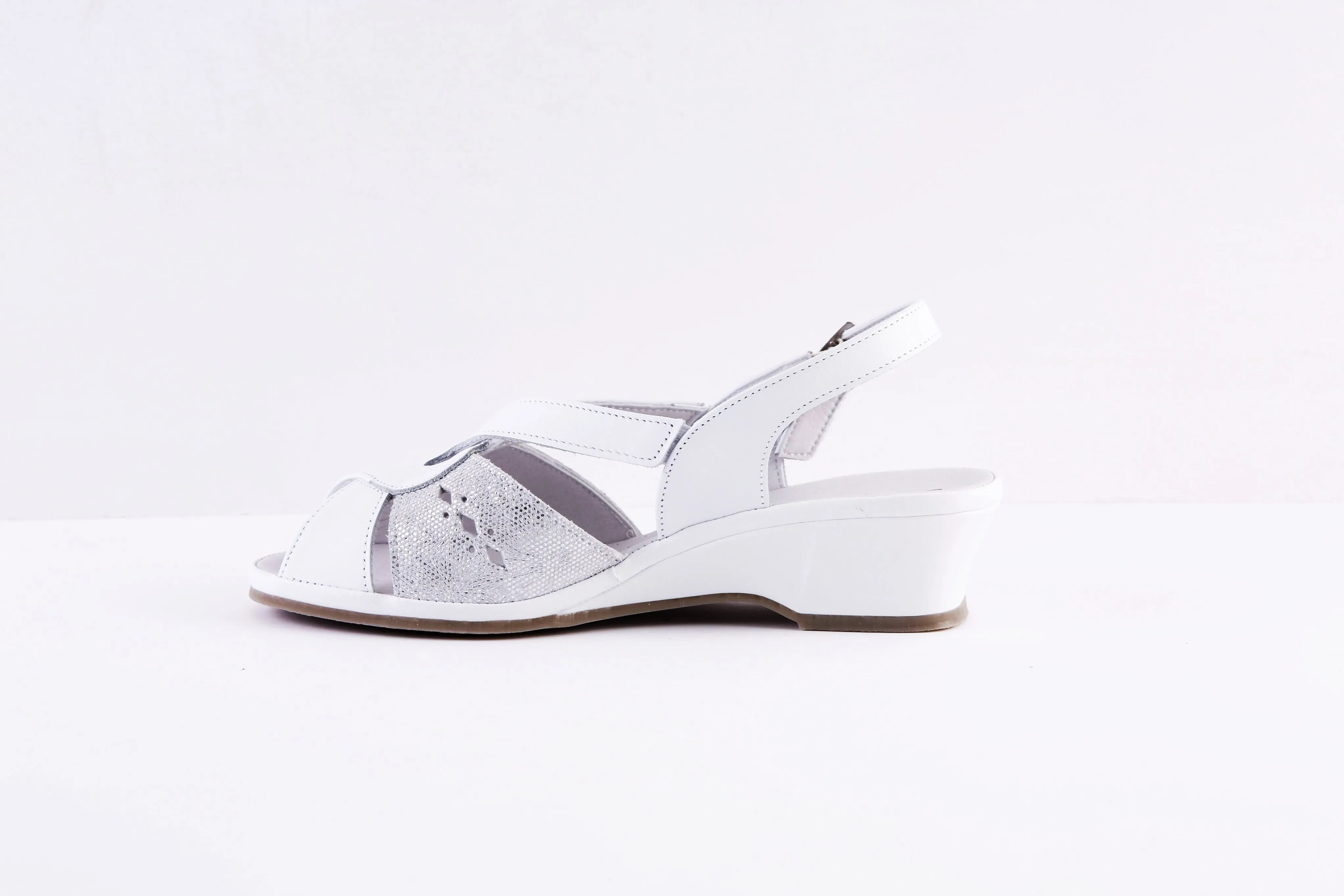 SUAVE- 6017 00 CAPRI- LOW WEDGE SANDAL - WHITE