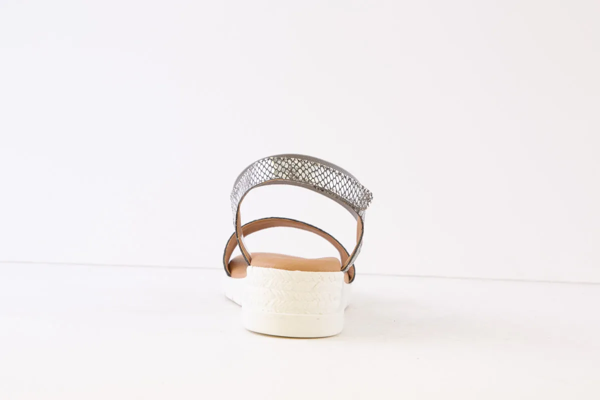 VALERIAS - 9041 LOW WEDGE ELASTIC/VELCRO SANDAL - SILVER