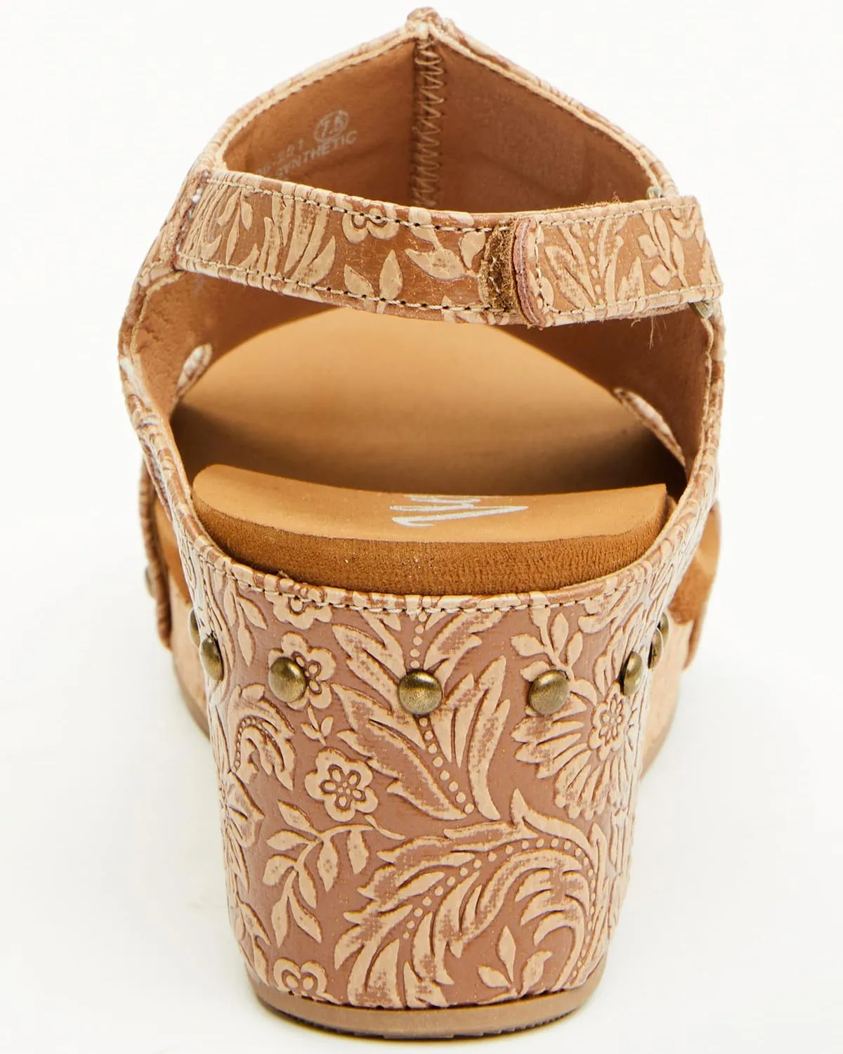 Very G Womens Isabella Tooled 2 Wedge Heel Platform Sandal, Tan