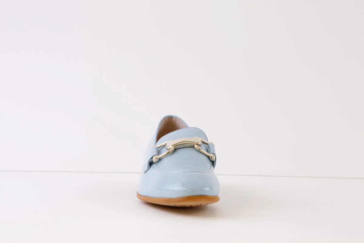 WONDERS - B-7633 FLAT SLIP-ON SHOE WITH GOLD CHAIN - BABY BLUE PATENT